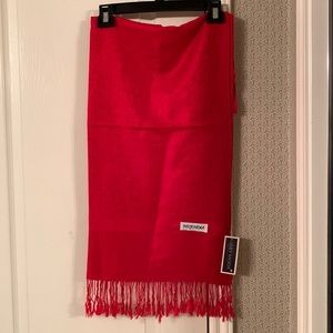 Fringed fashion wrap.